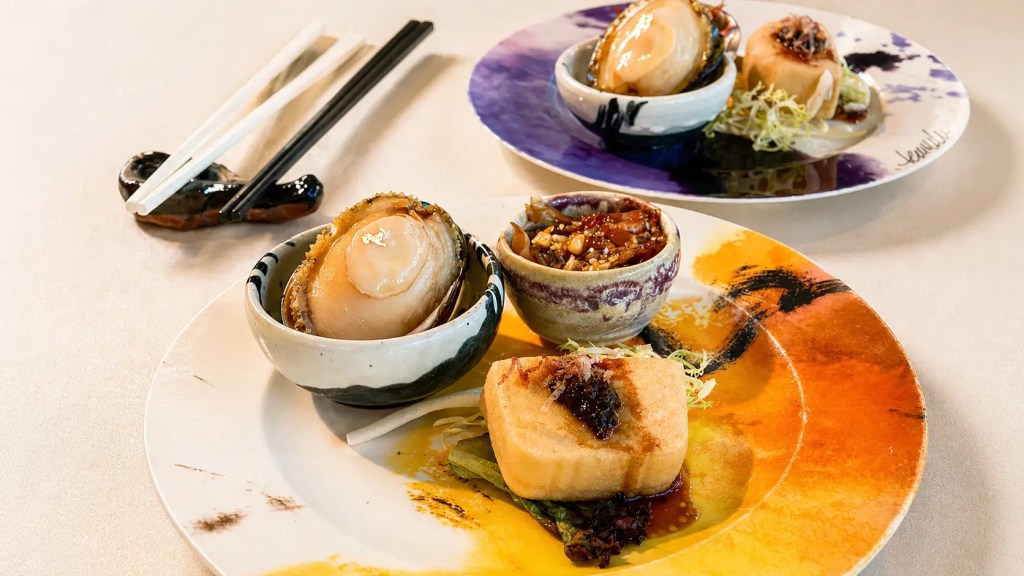 Premium Chinese fine dining restaurant in Hong Kong with elegantly plated dishes